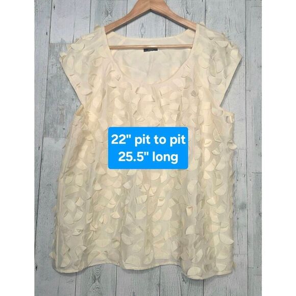 Talbots 100% Silk Flutter Half Moon Cap Sleeved Blouse Cream Sz L EST - Picture 2 of 7